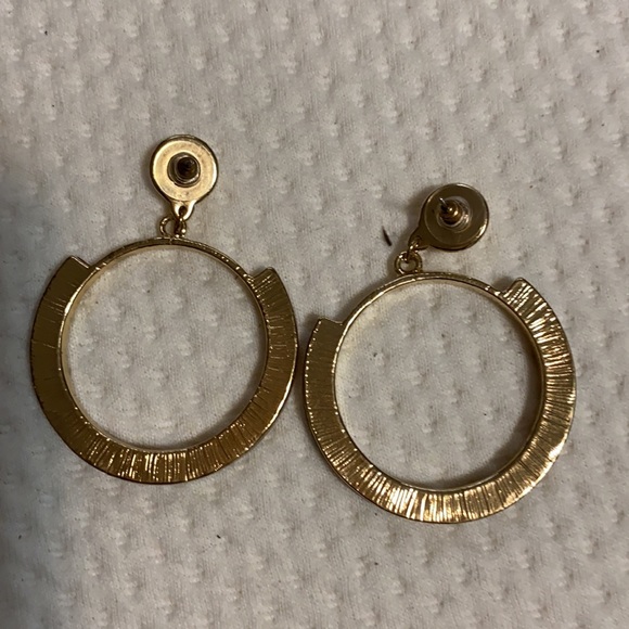 New tortoise shell and gold earrings - Picture 3 of 5